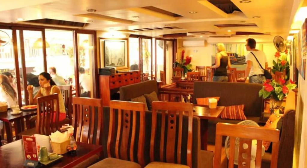Holiday Lakeview Hotel - photo 11