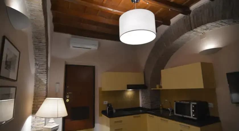 Luxury Art Apt With Terrace in Trastevere, Serviced by Hostmaker - photo 7