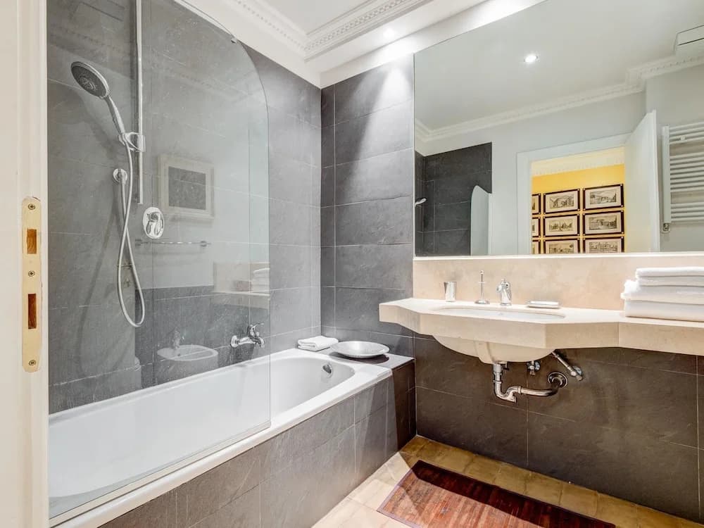 RSH Augustus Luxury Apartment - photo 7