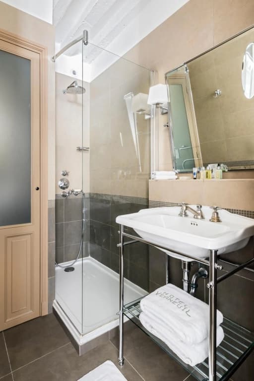 Hotel Verneuil - photo 29