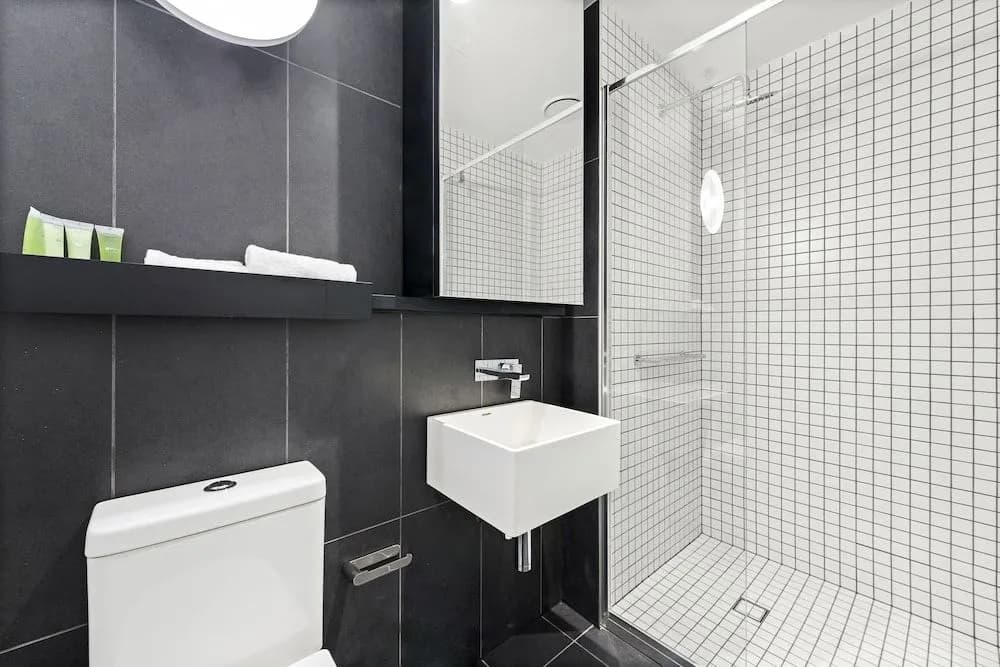 Empire Apartment - photo 6