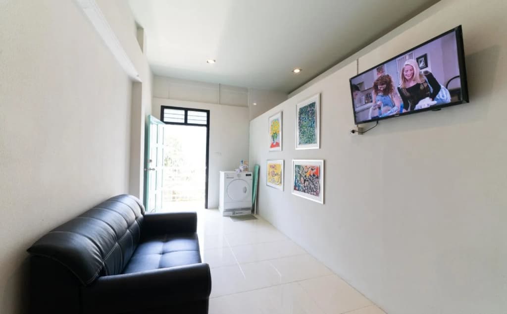 H2B Hostel - photo 2