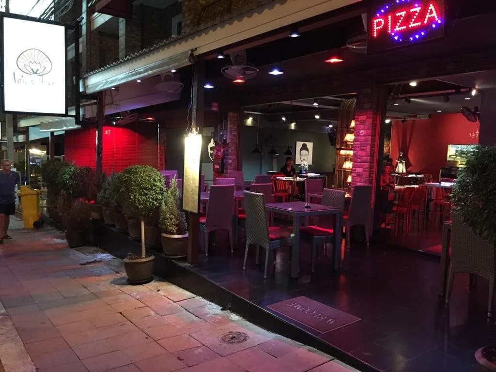 Lotus-Bar Guesthouse - photo 16