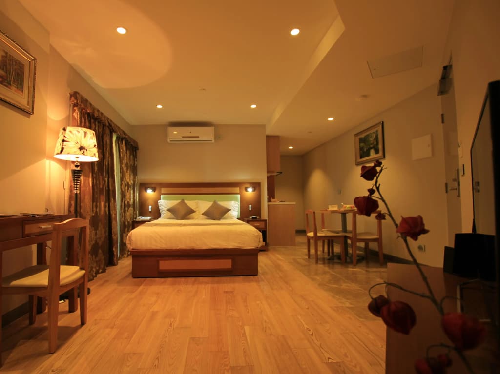 Melrose Apartments - photo 3