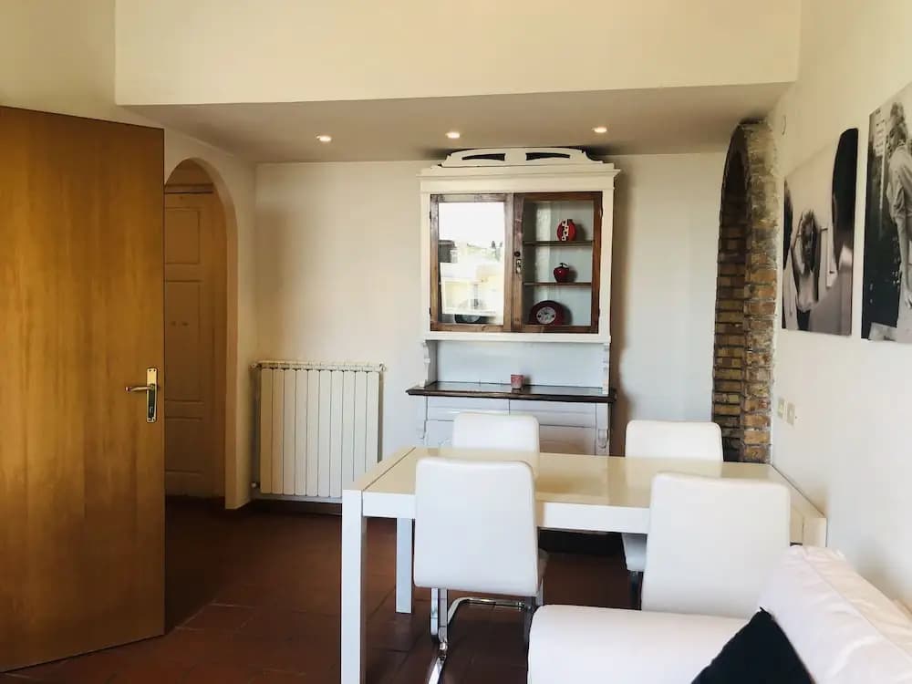 Hton 6 Flat rents Rome - photo 2