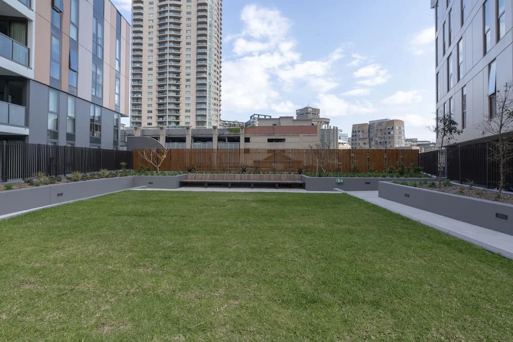 Modern Apartment in Darling Harbour - photo 13