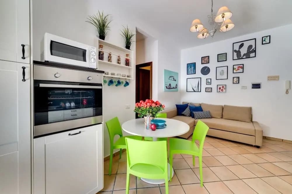Modern & Charming 3 bed Flat in Central Location - photo 15