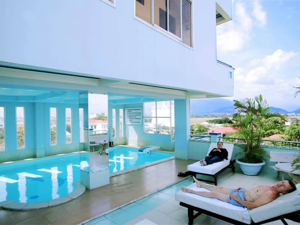 Golden Dragon Hotel - photo 14