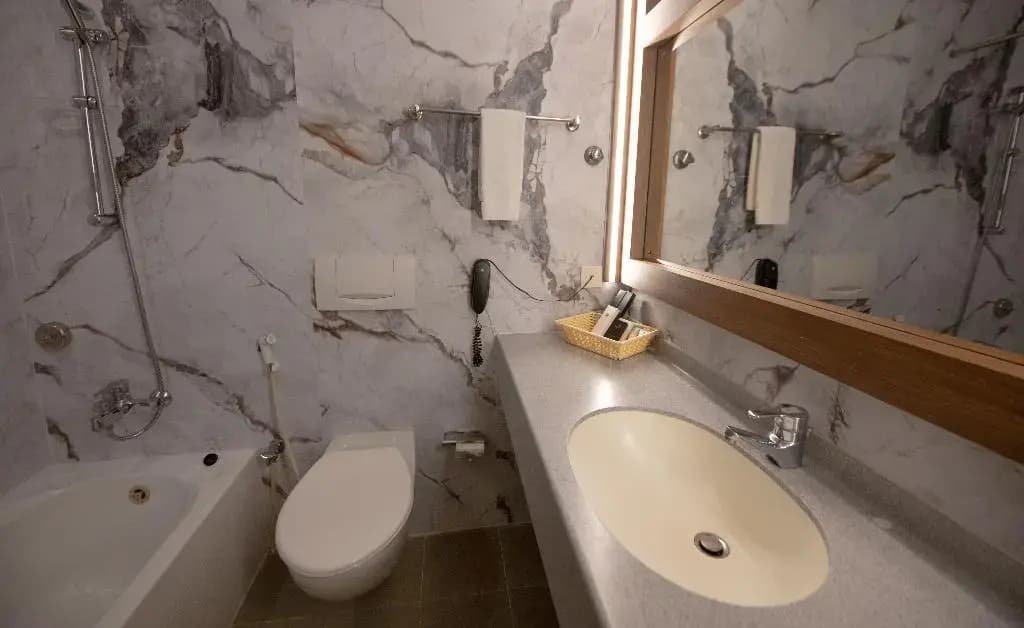 Ramee Guestline Hotel Qurum - photo 10