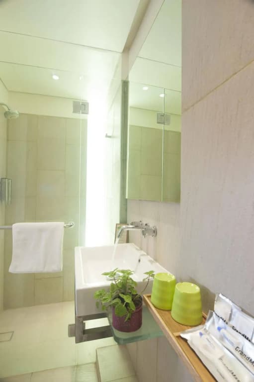 Grandmas Plus Hotel Legian - photo 10