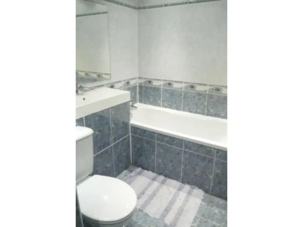 Two Bedroom Flat in Edinburgh - photo 8