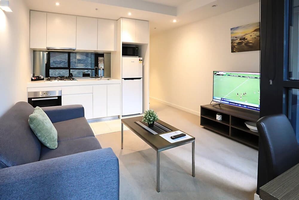 Flinders Street Apartments - photo 2