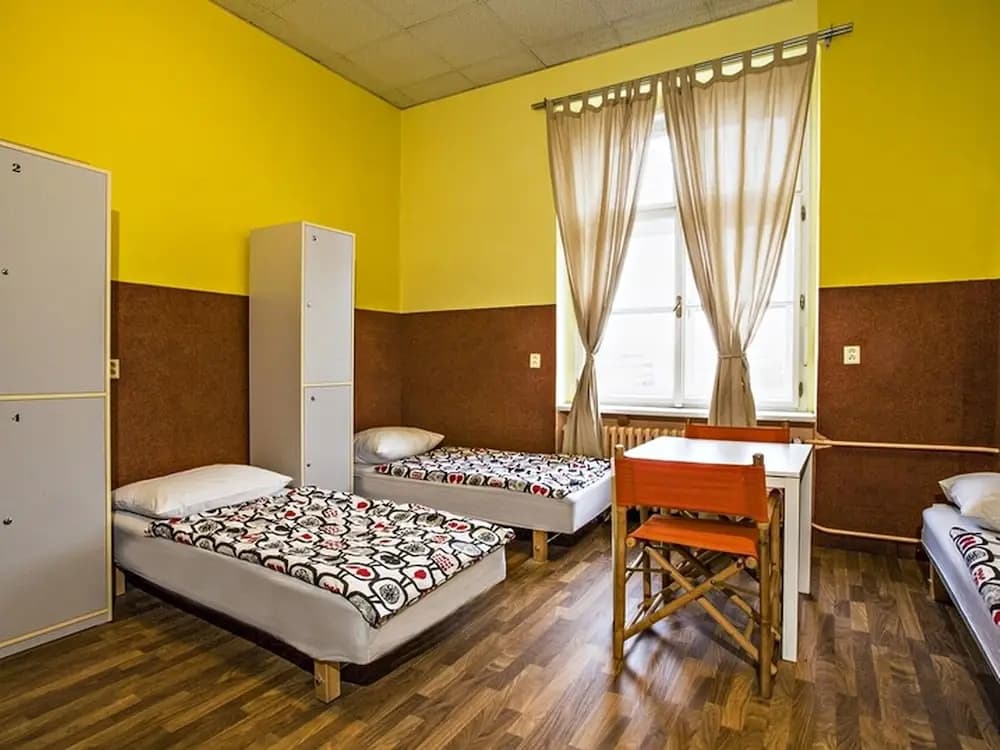 A Plus Hostel - photo 2