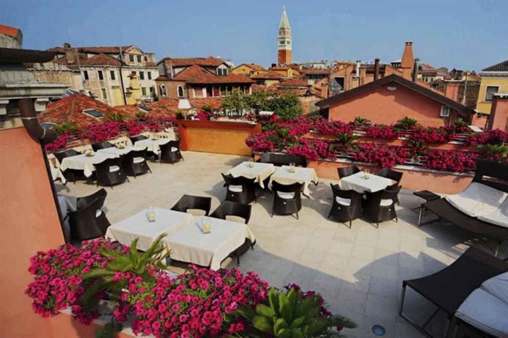 Hotel A LA Commedia - photo 16