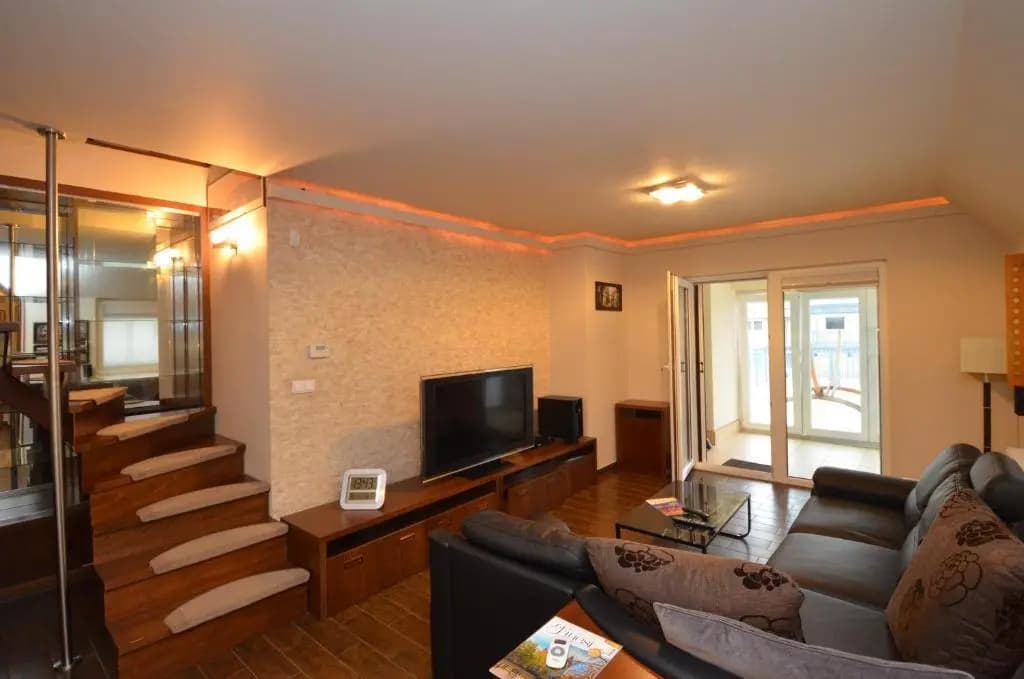 Arpad Bridge Apartments - photo 4