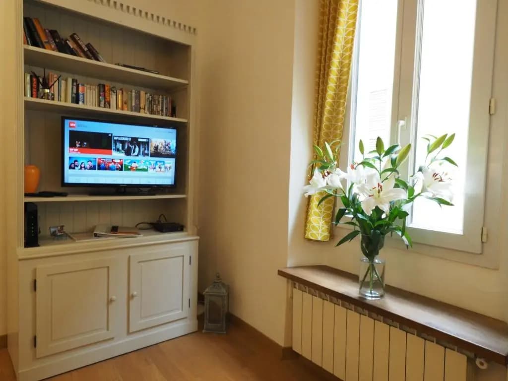 2 Bedroom Apartment Old Town Centre - photo 6
