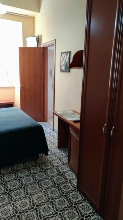 Nicolas Inn - photo 6