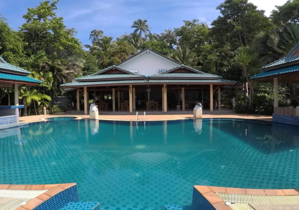 Dolphin Bay Beach Resort - photo 17