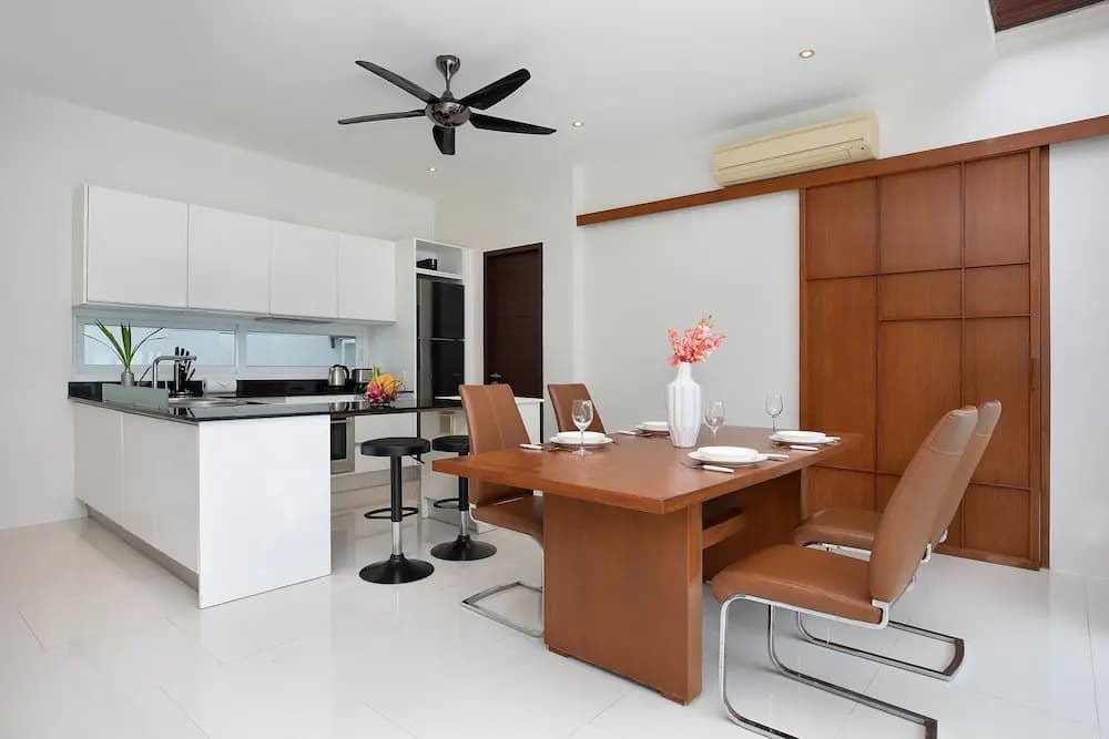Miami-Style 2BR Pool Villa Janine Kamala - photo 14