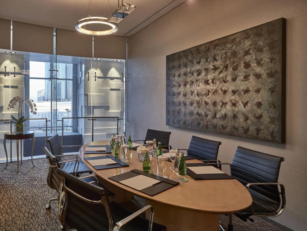 Shangri-La Residences and Apartments - photo 22