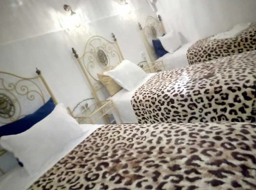 Hotel Aqdas - photo 3