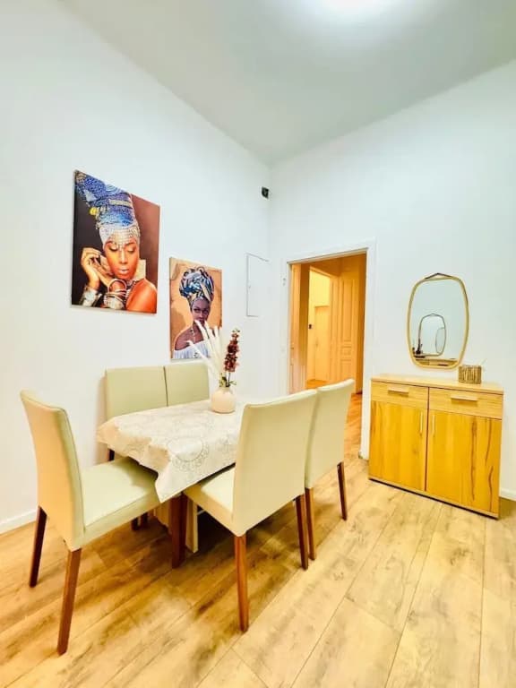 Stylish 9BR Apartment for 18 Guests - photo 45
