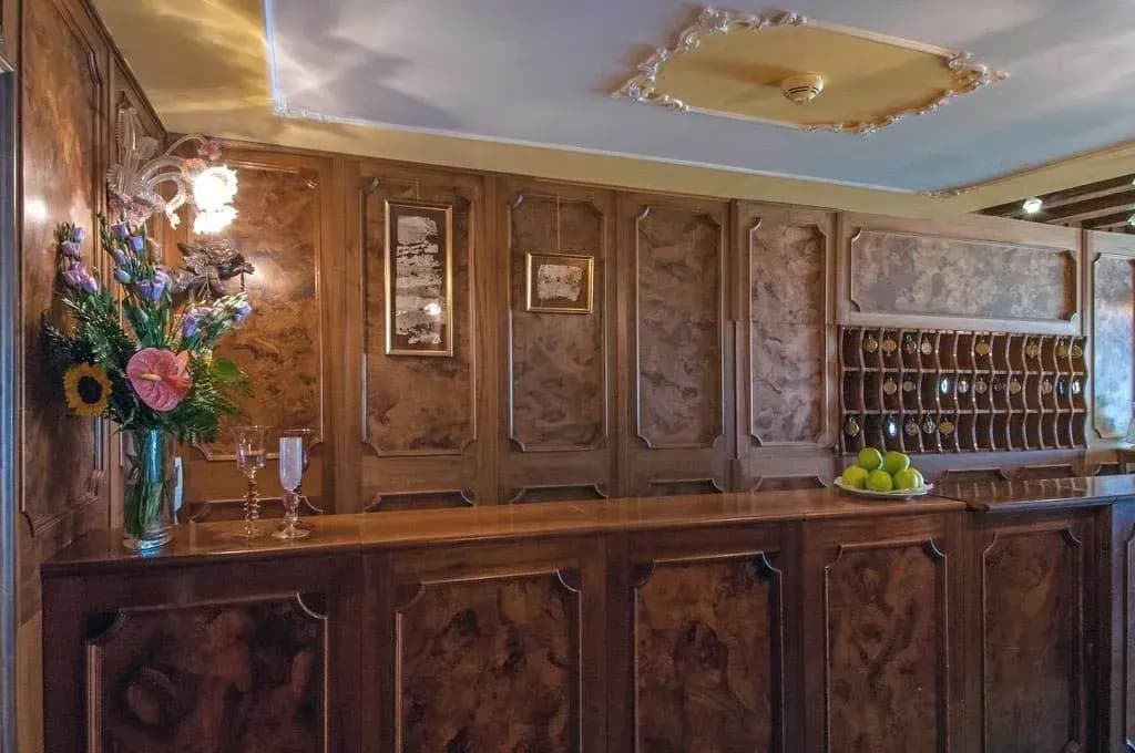 Hotel Scandinavia - photo 2