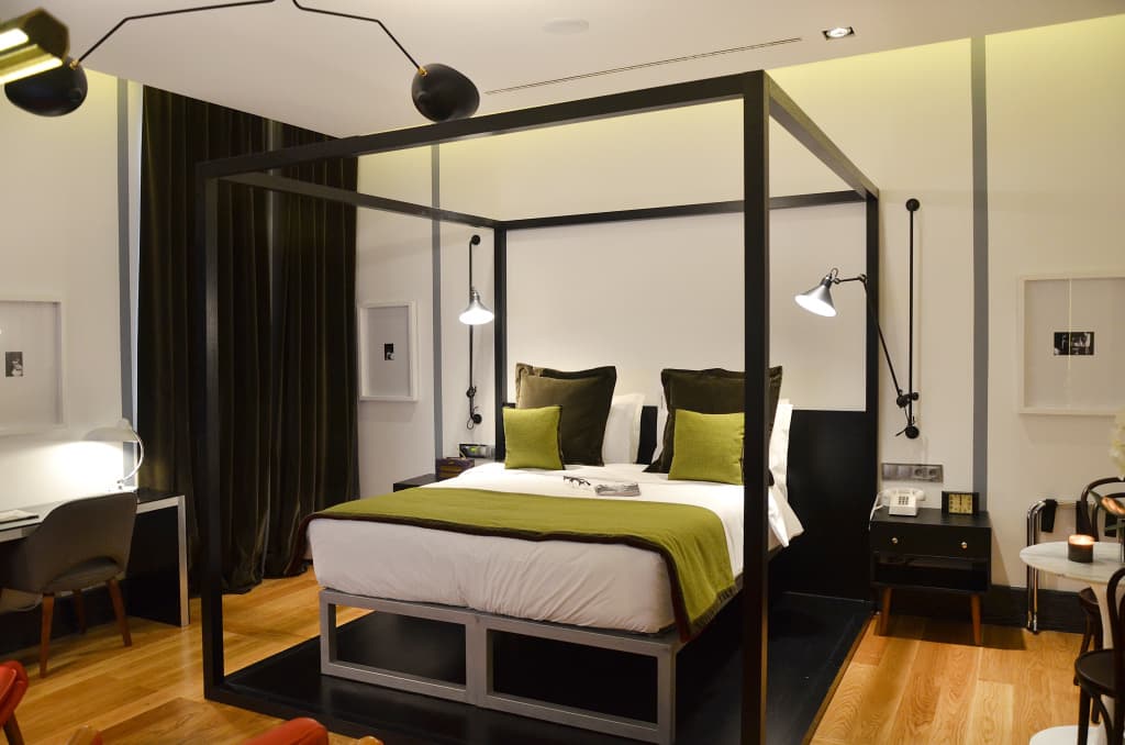 Browns Central Hotel - photo 4