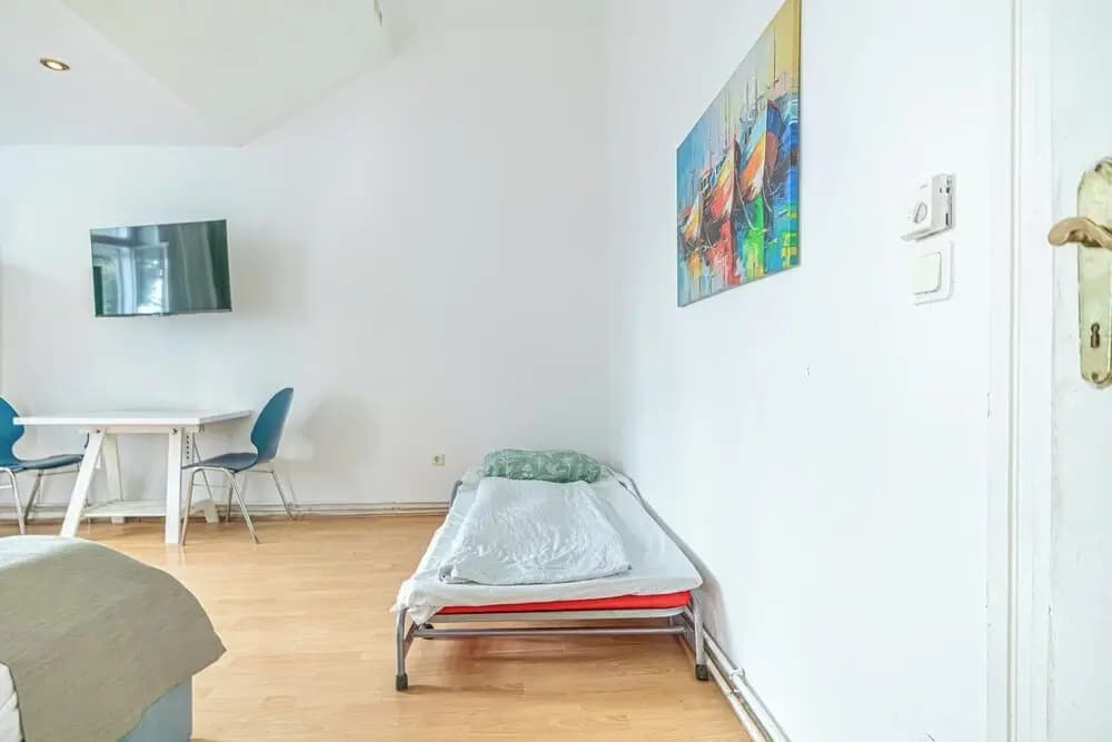 Modern 2BR Apt Longstay Sleeps 5 - photo 5