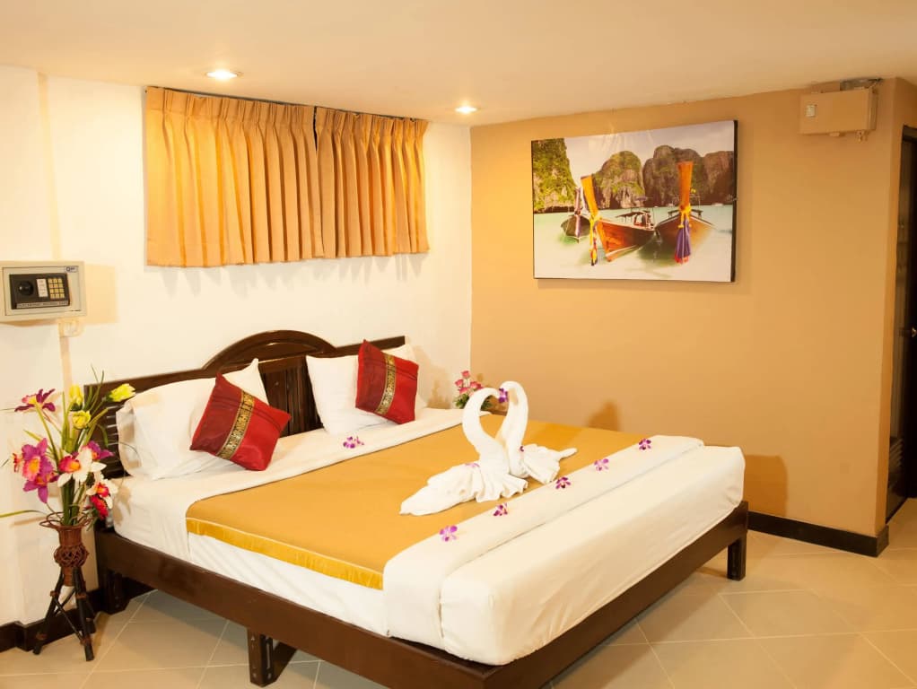 Rich Resort Beachside Hotel - photo 4