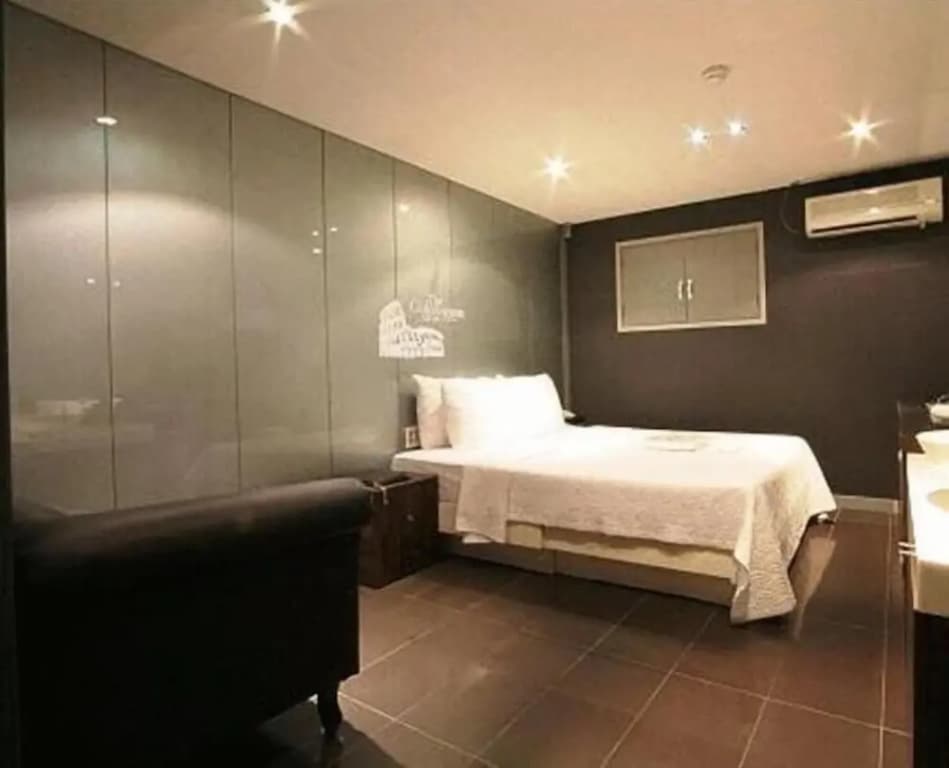 Fox Hotel - photo 8