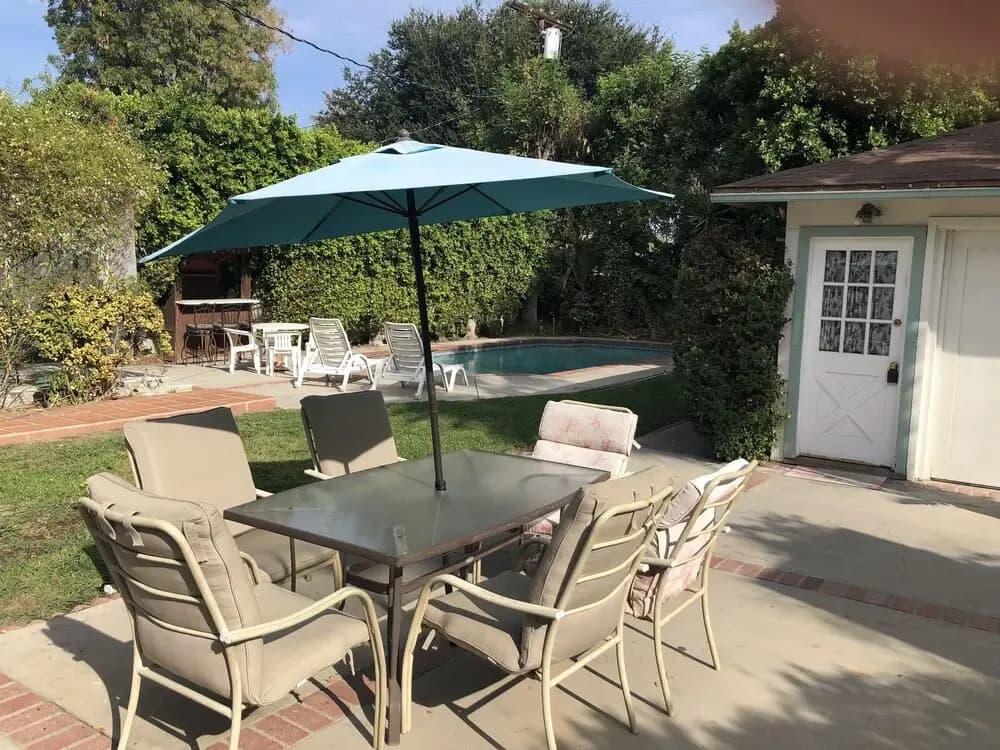 Lovely 1-Bedroom Home with Pool - photo 8