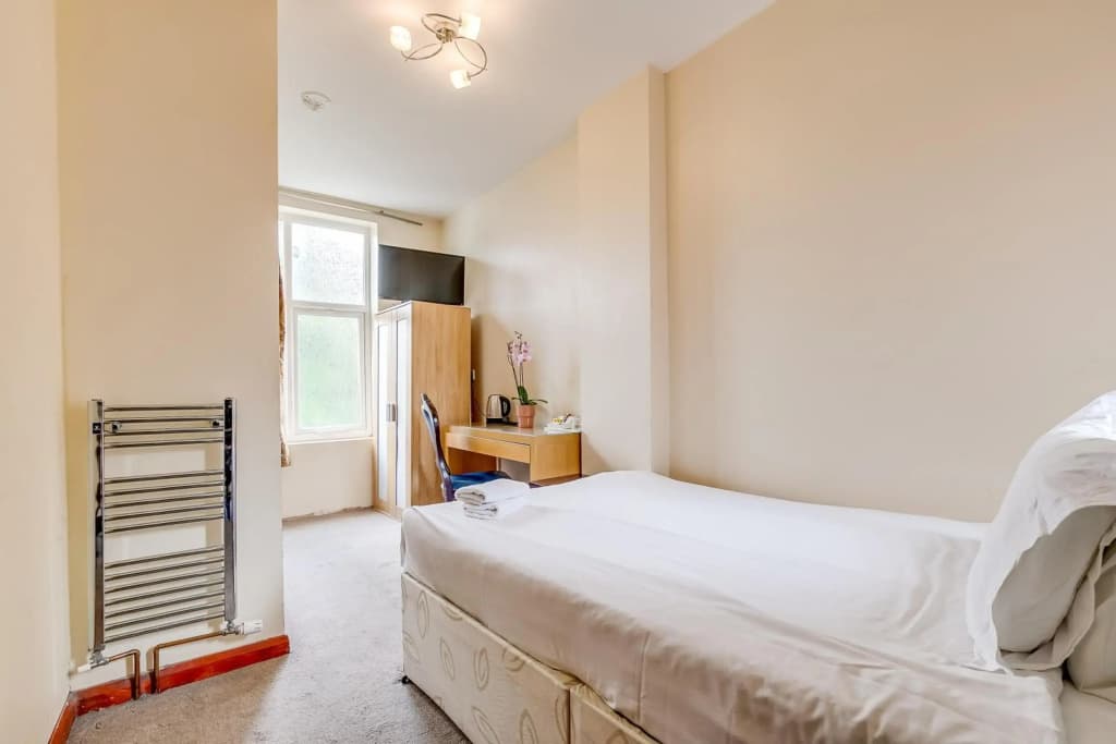 London Star Hotel - photo 2
