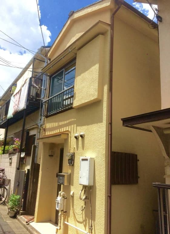 Yellow House - main photo