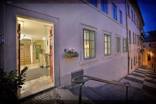Nobles Apartments - photo 1