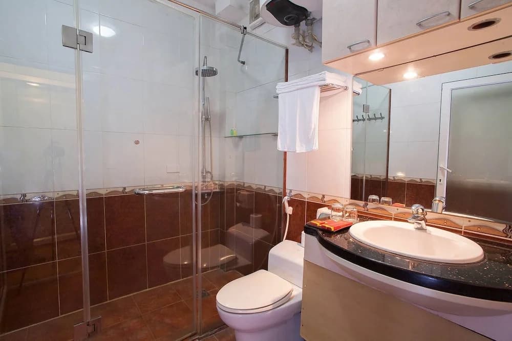 Homestay in Hanoi Old Quarter Private Room with En Suite - photo 7