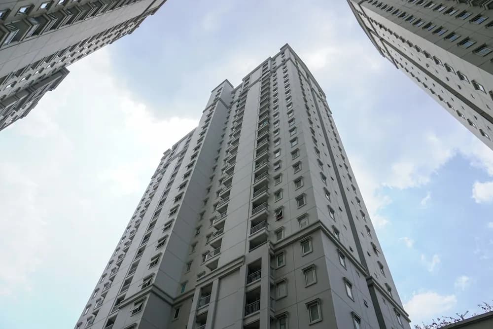 Spacious And Cozy Studio Grand Palace Kemayoran Apartment - photo 1
