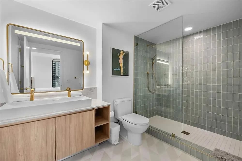Luxury 2br-2bth Balcony Pool - photo 11
