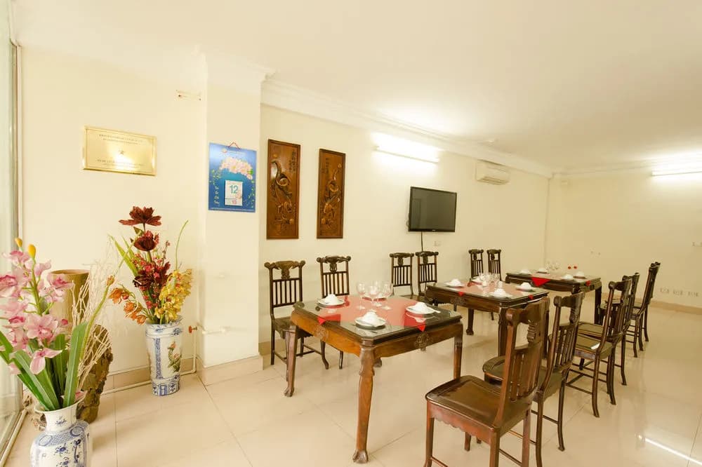 Ho Sen Xanh Hotel - photo 21