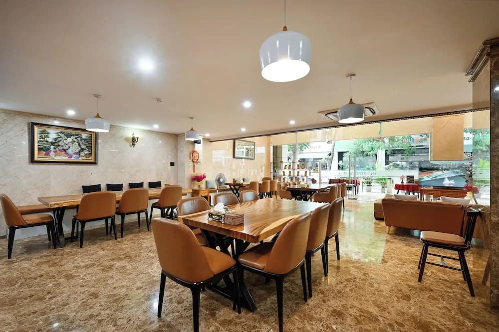 The River Park Hotel - photo 22