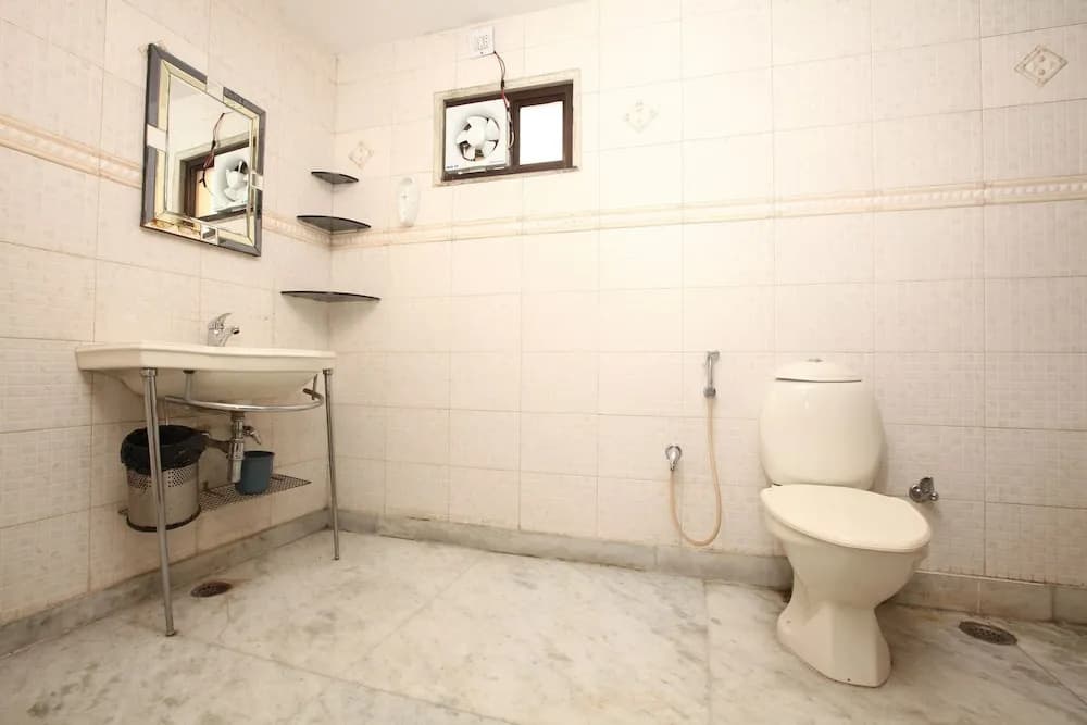 OYO 337 Hotel Anand - photo 8