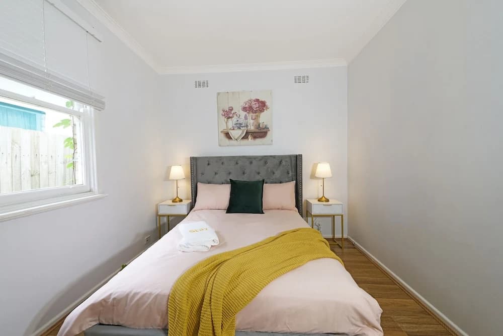 Bayside 4-BRM Home near Mentone - photo 2