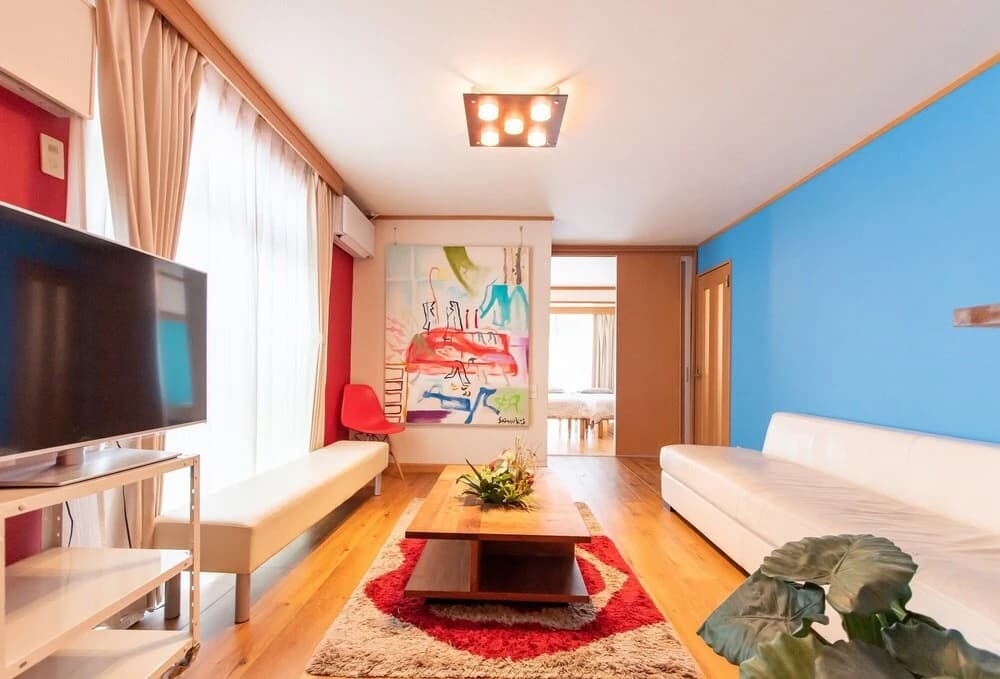 KUMI's Home for 14 Guests - main photo