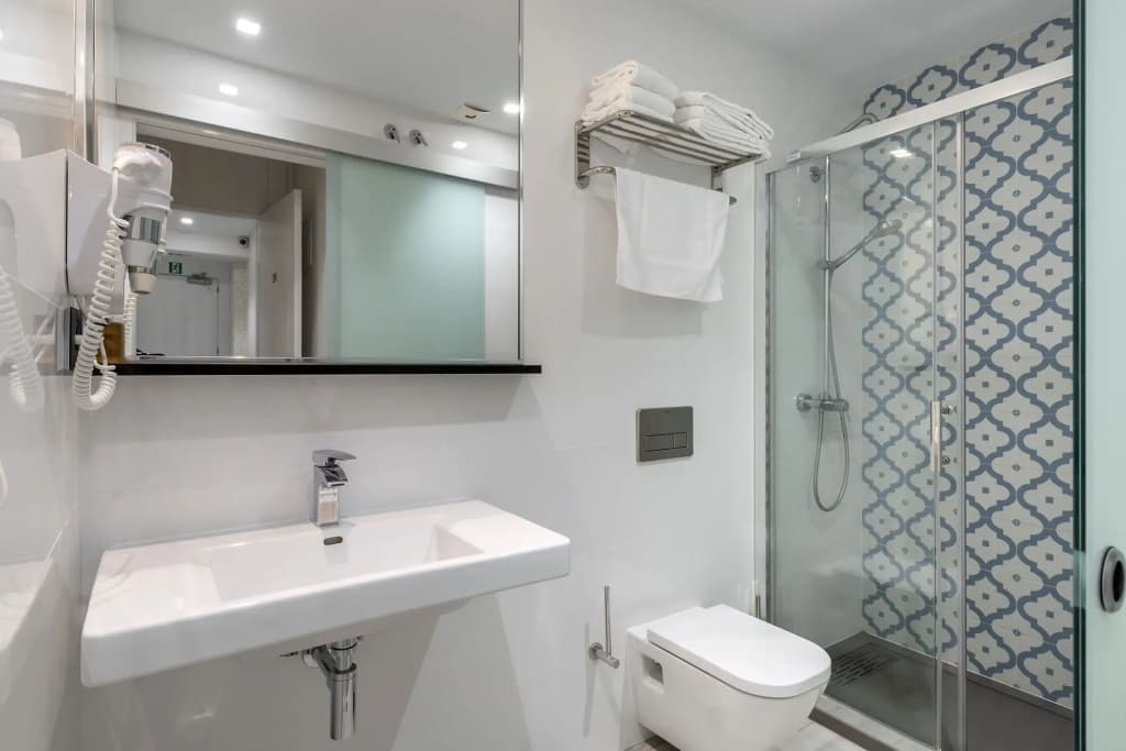 Hostal Castilla II - Puerta del Sol - photo 7