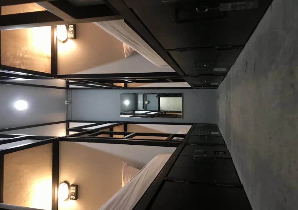 Nine Dollar Hostel - photo 3