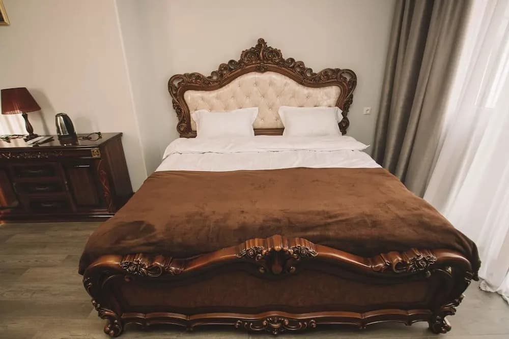Ninth Floor Hotel - photo 4