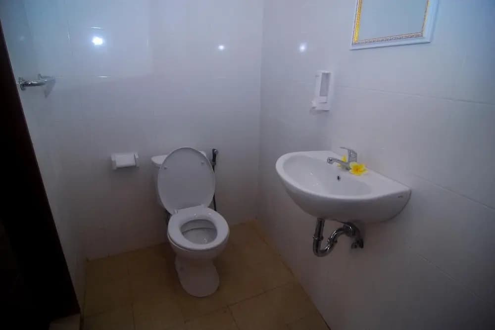 permana guesthouse - photo 7