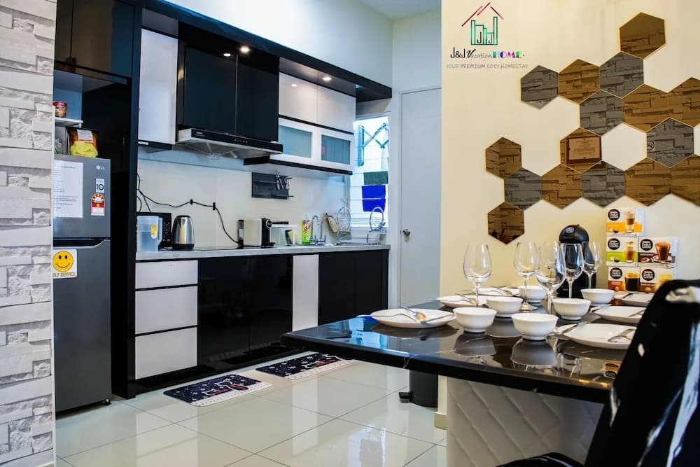 J&J Vacation Home @ Parkland Residences - photo 25