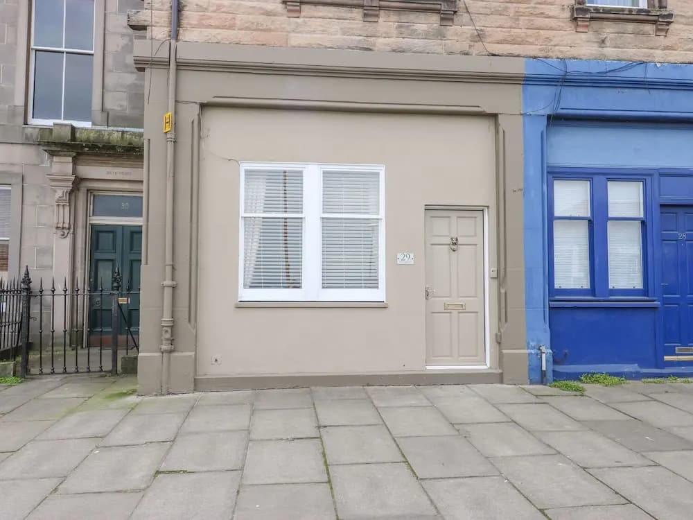 29 Trinity Crescent - main photo