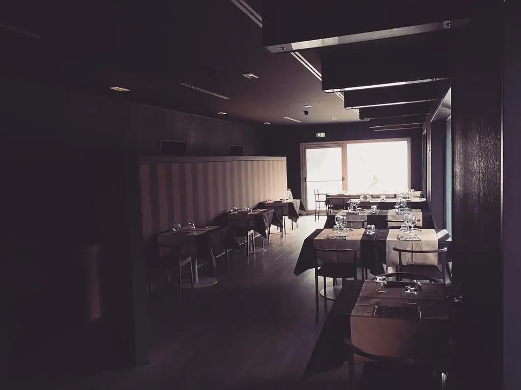 Black Hotel - photo 27